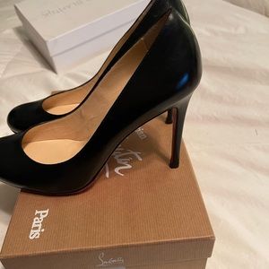 Sold!!!!!!! Authentic louboutin simple pump